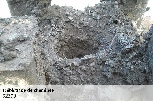 Débistrage de cheminée  92370